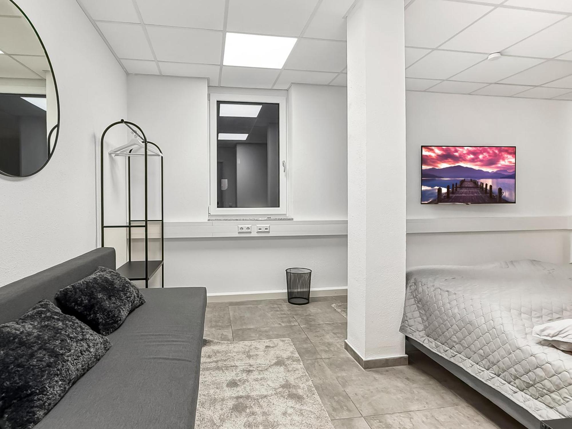 Group Friendly Comfort Central Stuttgart Apartment Ngoại thất bức ảnh