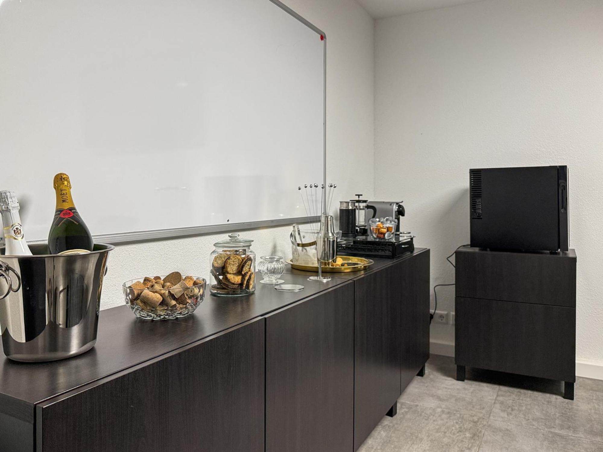 Group Friendly Comfort Central Stuttgart Apartment Ngoại thất bức ảnh
