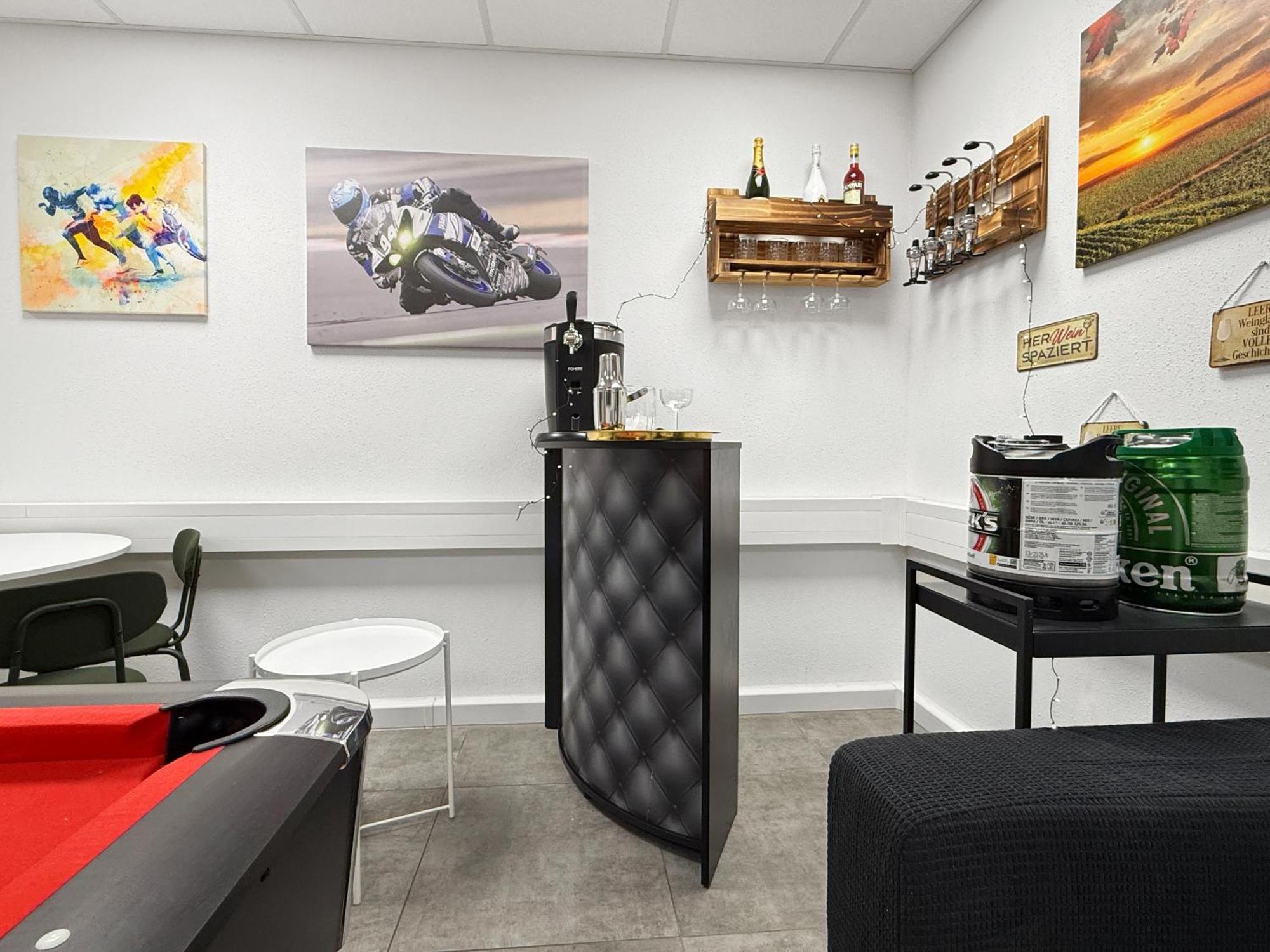 Group Friendly Comfort Central Stuttgart Apartment Ngoại thất bức ảnh